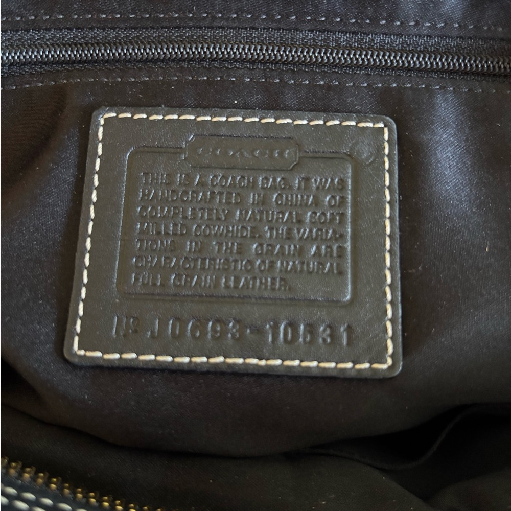 COACH - 10531 Hamptons Black pebble W/brass hardware, shoulder, satchel Bag. - Picture 3 of 8